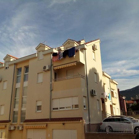 Apartment Bambino Kaštela Buitenkant foto